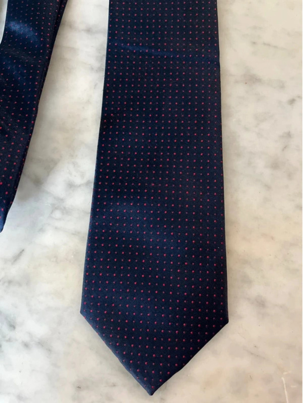 Isaac Mizrahi New York dark blue with red dots Pointed Tie One Size